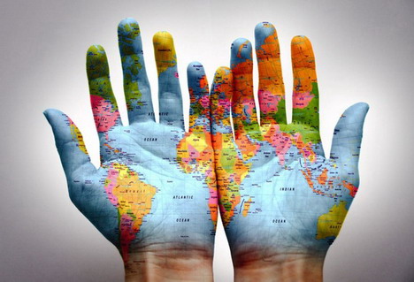 whole_worldmap_on_the_hands
